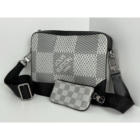 LOUIS VUITTON Damier Graphite 3D Trio Messenger Antarctica - Picture 1 of 16
